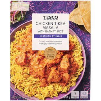Tesco Cibulovo-smetanová omáčka tikka masala s vařenou basmati rýží a pečeným kuřecím masem