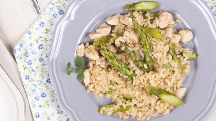 Rizoto s kuřecím masem a chřestem