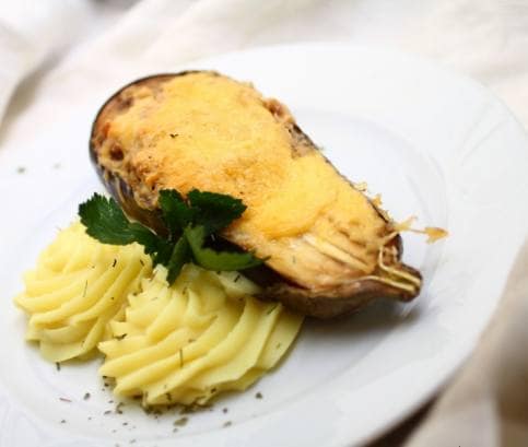 Töltött húsos padlizsán