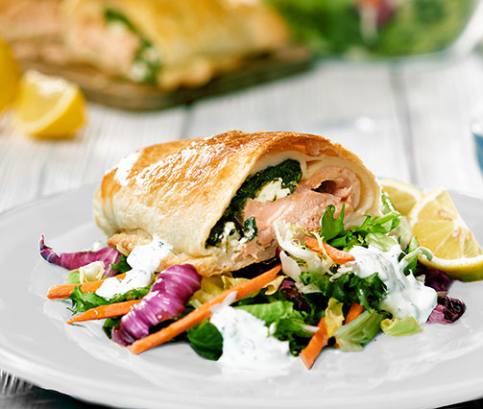 Lososovo – špenátový závin s feta sýrem   