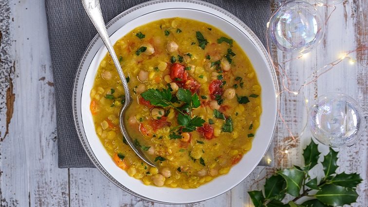 Krémová čočkovo-hrášková polévka