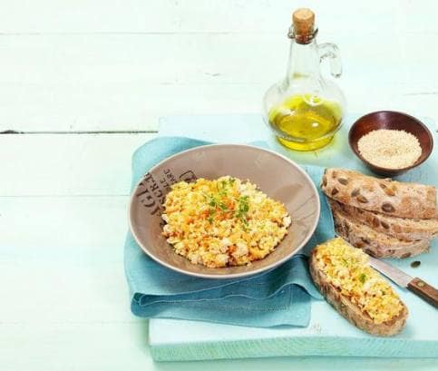 Mrkvová pomazánka s tofu a sezamovými semínky