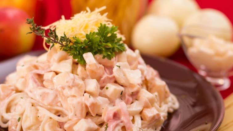 Tésztasaláta almával