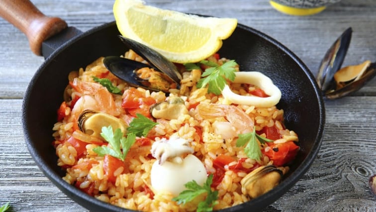 Paella s mořskými plody