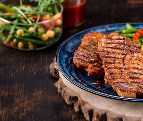 Porto krkovička se salátem z grilované zeleniny