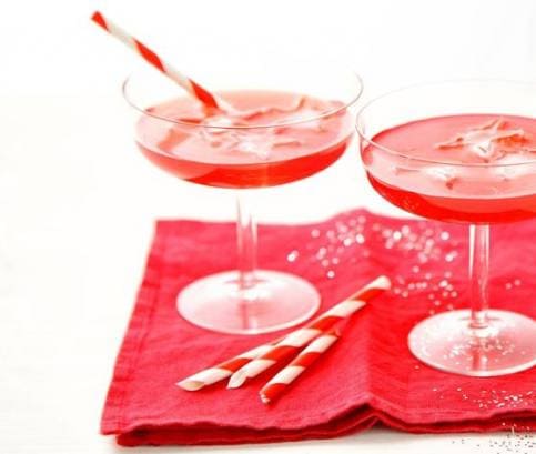 Koktejl s jahodovým likérem