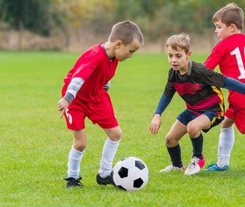 Futbal je pre deti vhodný už odmalička