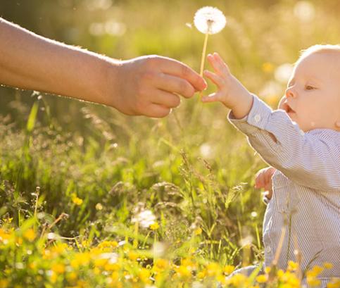 Jsou naši nejmenší náchylní k sezónním alergiím? Jak to napravit?