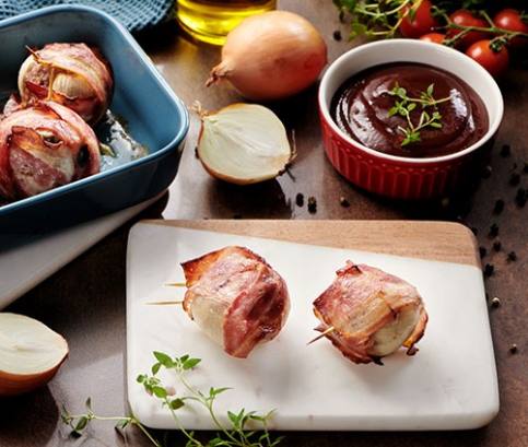 Darált hússal töltött hagymás-baconös golyócskák