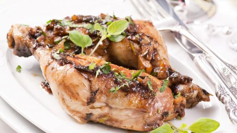 Dušená krůtí stehna na víně