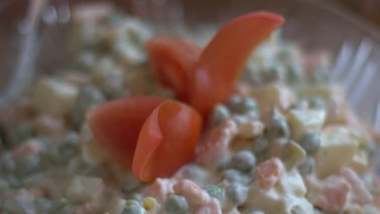 Francia saláta kukoricával