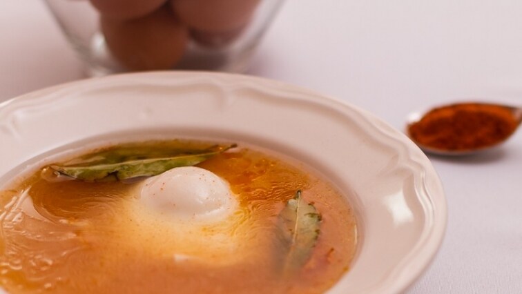 Buggyantott tojásleves