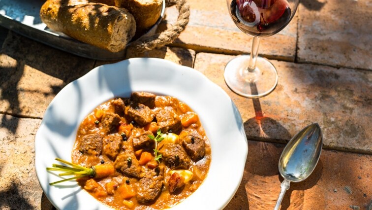 Burgundské hovädzie na zelenine