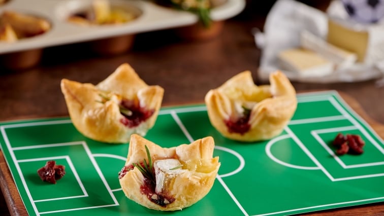 Sajtos-áfonyás „kanapé“