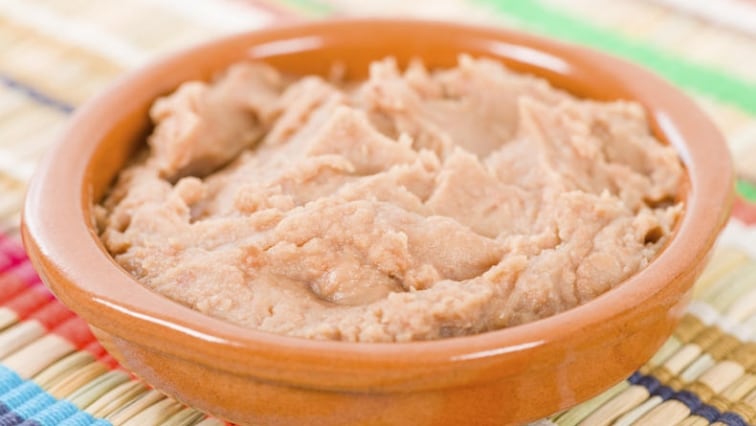 Kaše z drůbežích krků, mrkve a vloček pro kočky