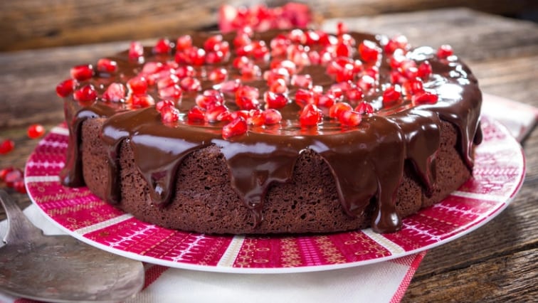 Valentýnský čokoládový dort s granátovým jablkem