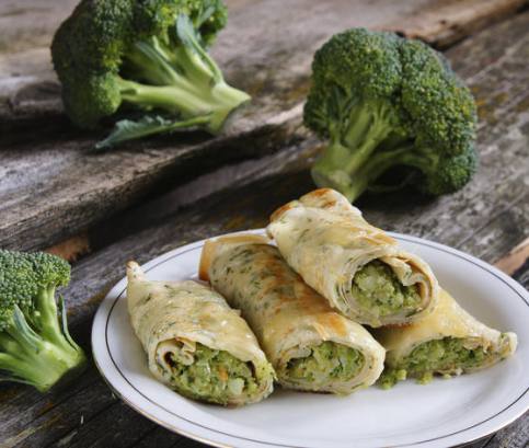 Slané palačinky plněné brokolicí a sýrem
