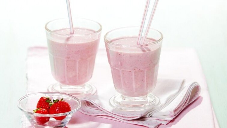 Ovocný koktejl se sojovým mlékem a ovesnými vločkami