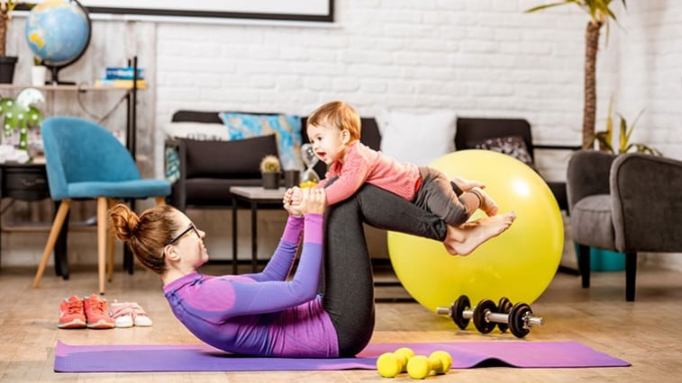 Pro hladké bříško: Jak na strie v těhotenství? 