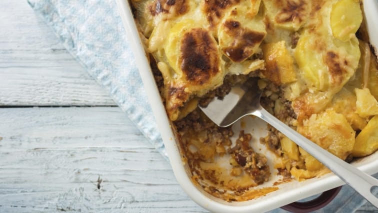 Zapečené brambory s mletým masem a smetanou