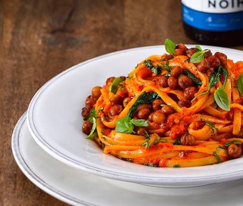 Fresine těstoviny s cizrnou a krémovou omáčkou z pečené papriky