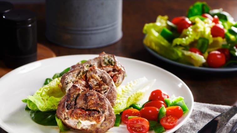 Plnený flank steak na špajdli