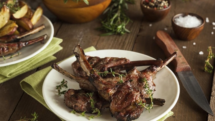 Grilované jehněčí kotletky s bylinkami