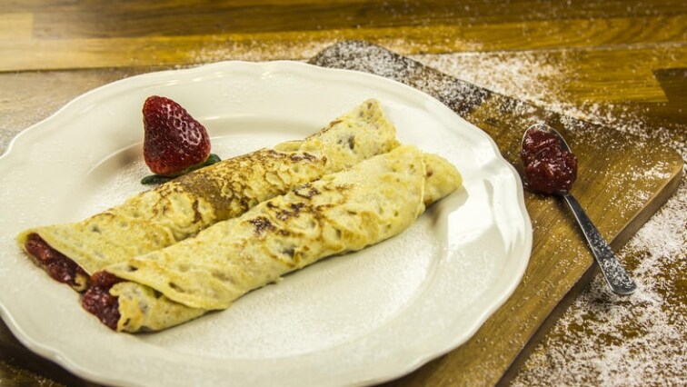 Sladké palačinky s jahodovým džemem bez přidaného cukru