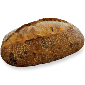 Pšeničný chléb s čedarem a jalapeňo pečený na kameni
