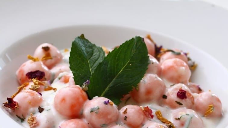 Joghurtos répa saláta