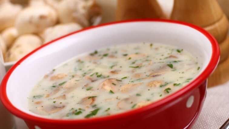 Zöldfűszeres gombaleves