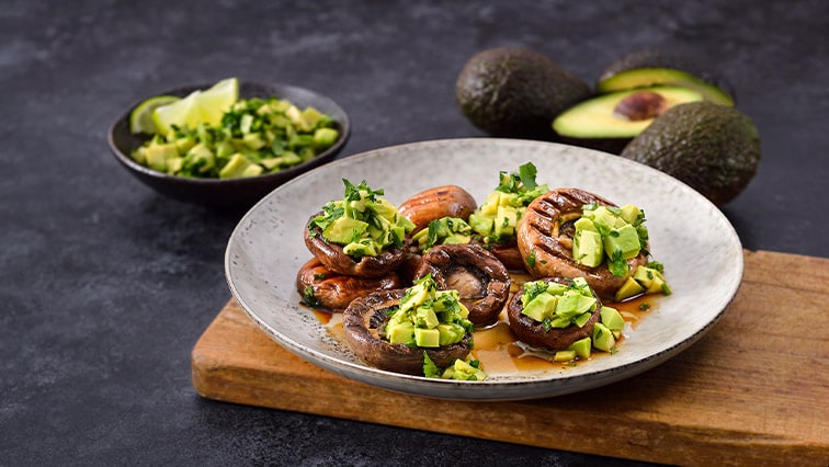 Šampiňóny s miso marinádou a avokádovou salsou