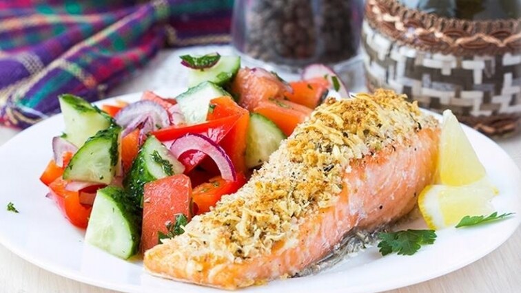 Losos s bylinkovou krustou na grilu