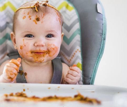 5 tipp, hogy gyermeke ne dobálja az ételt