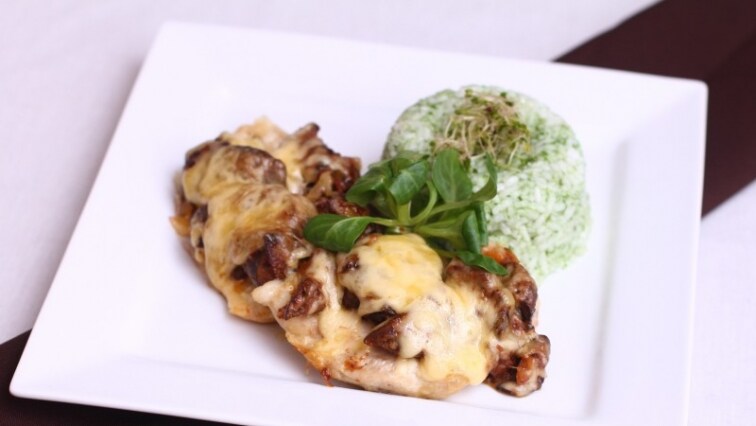 Gombás-májas csirkemell