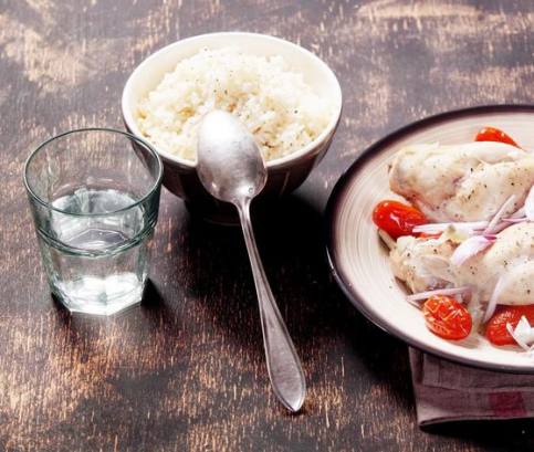 Králík s rajčaty pečený v páře