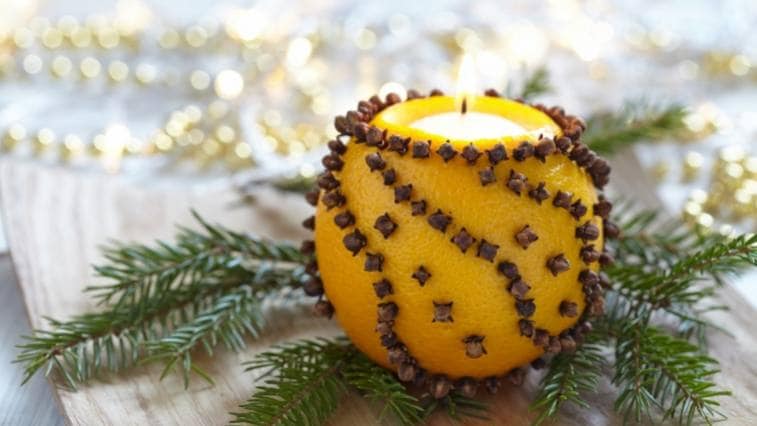 Ozdobná sviečka z pomaranča