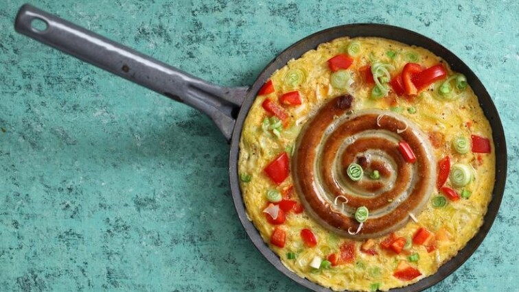 Grilovaná omeleta s vinnou klobásou