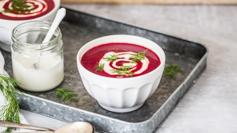 Cviklová polievka so smotanou