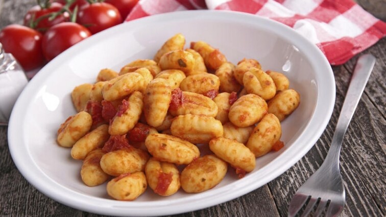 Domácí gnocchi s rajčatovou omáčkou