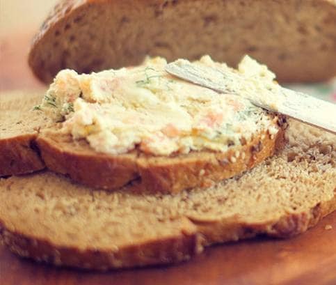 Nátierka z údeného lososa a krémového syra