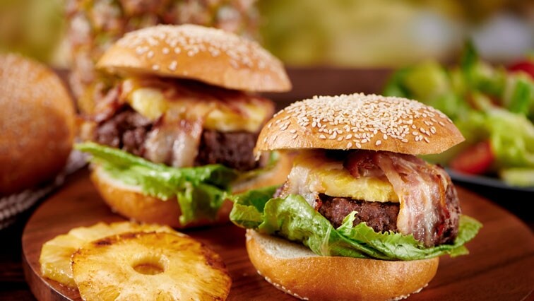 Slaninovo-ananásový burger
