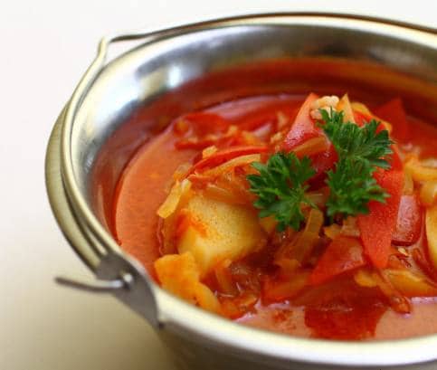 Burgonyás lecsó sonkával