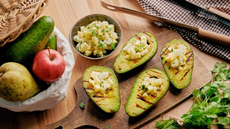 Plnené grilované avokádo