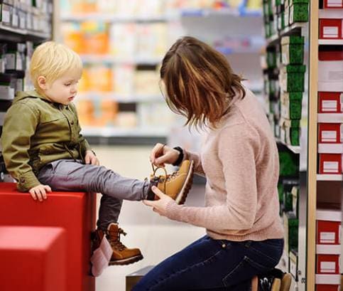 Milyen legyen gyermeke első cipője?