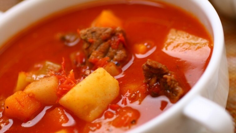 Magyaros gulyásleves