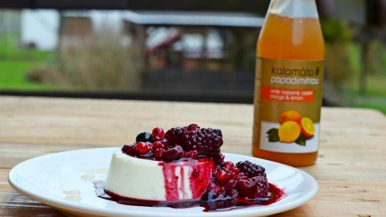 Panna cotta s lesním ovocem