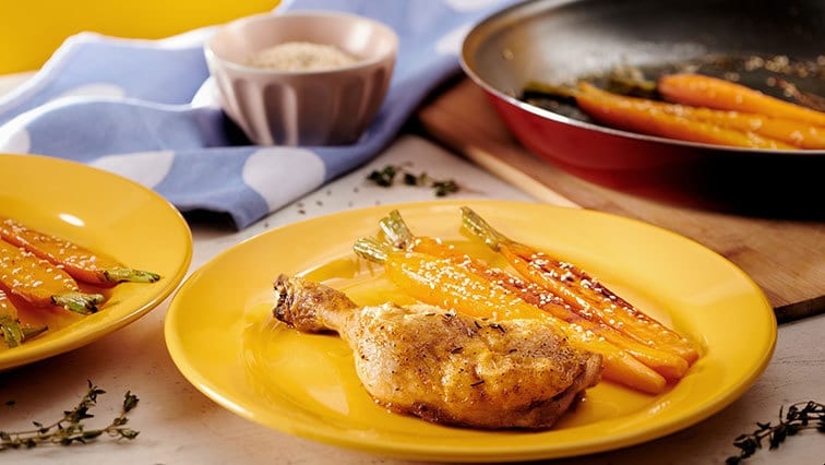 Pečená kuřecí stehýnka s mrkví