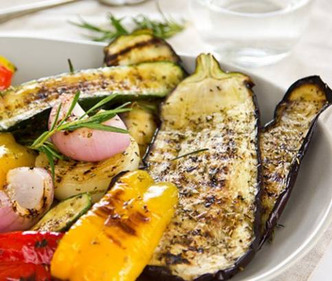 Tökéletes sültek és saláta receptek kerti grillezéshez!