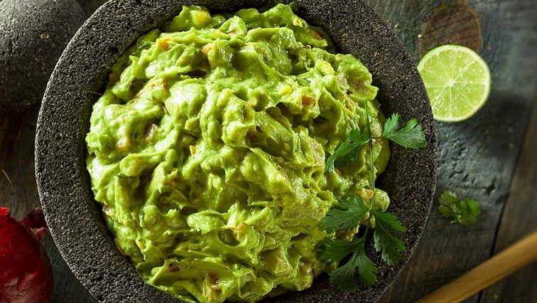 Recept na guacamole: Mexickú avokádovú nátierku